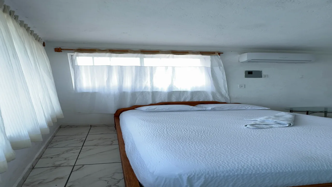 Chambre 103 — A001_06261143 AM_C004.MOV